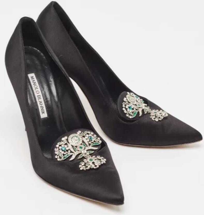 Manolo Blahnik Pre-owned Satin heels Black Dames