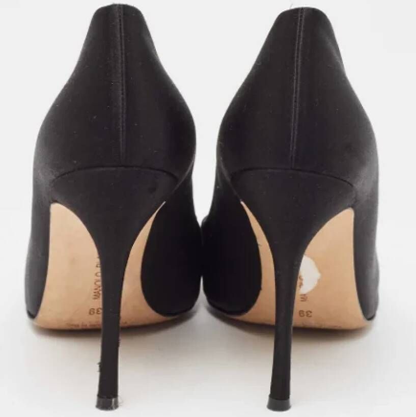 Manolo Blahnik Pre-owned Satin heels Black Dames