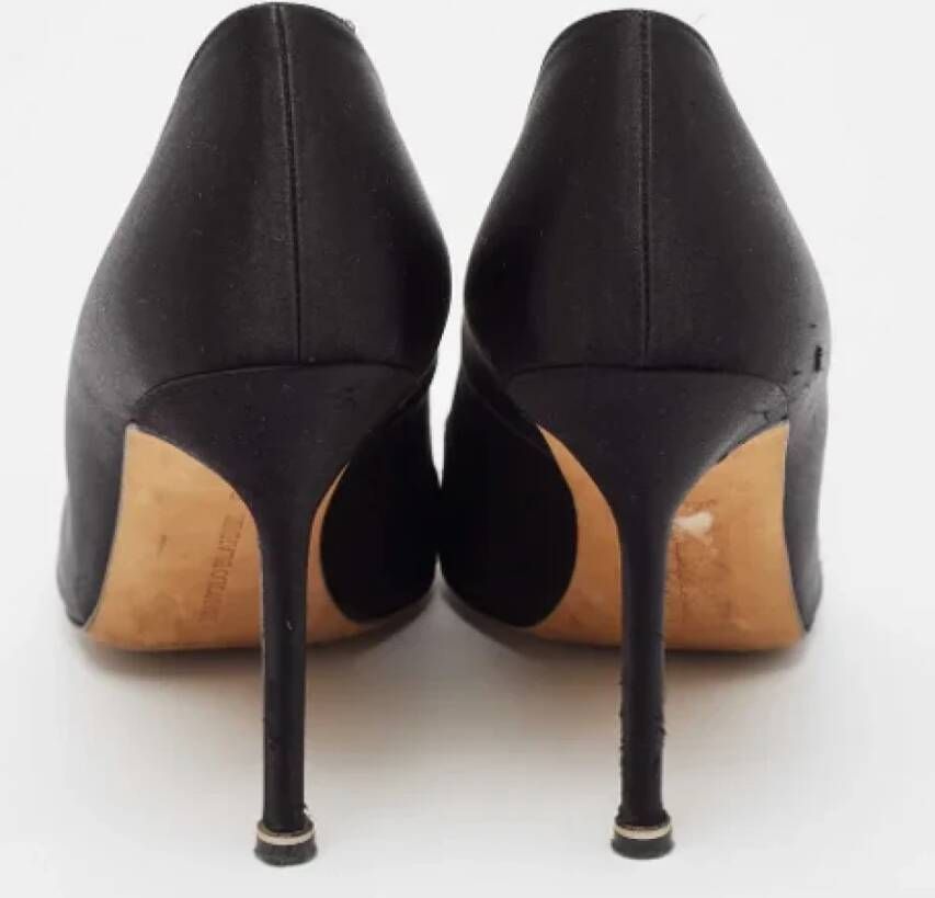 Manolo Blahnik Pre-owned Satin heels Black Dames