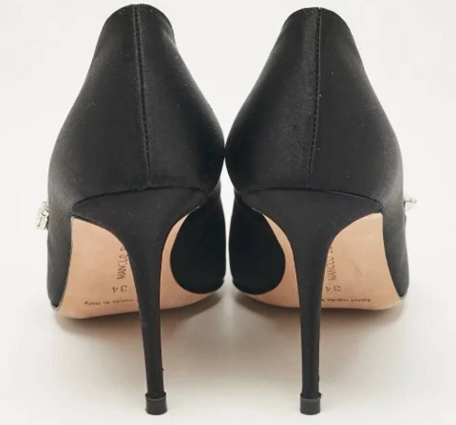 Manolo Blahnik Pre-owned Satin heels Black Dames