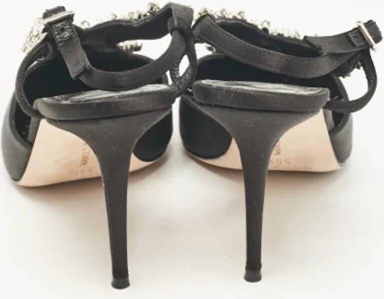 Manolo Blahnik Pre-owned Satin heels Black Dames