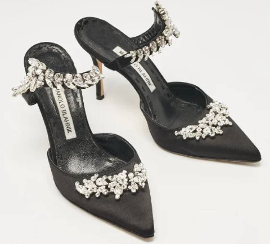 Manolo Blahnik Pre-owned Satin heels Black Dames