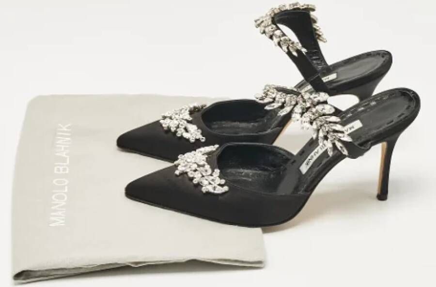 Manolo Blahnik Pre-owned Satin heels Black Dames