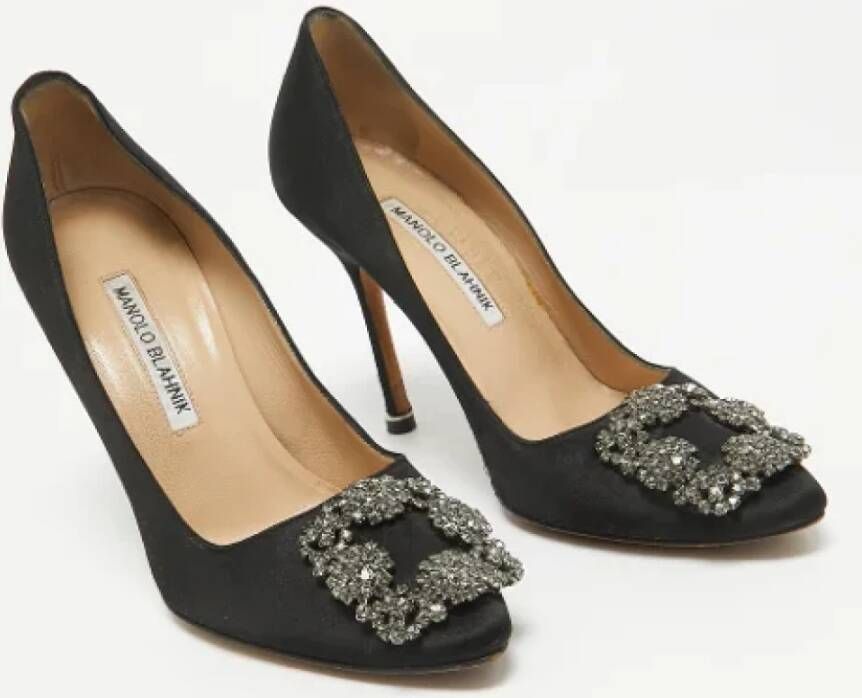 Manolo Blahnik Pre-owned Satin heels Black Dames