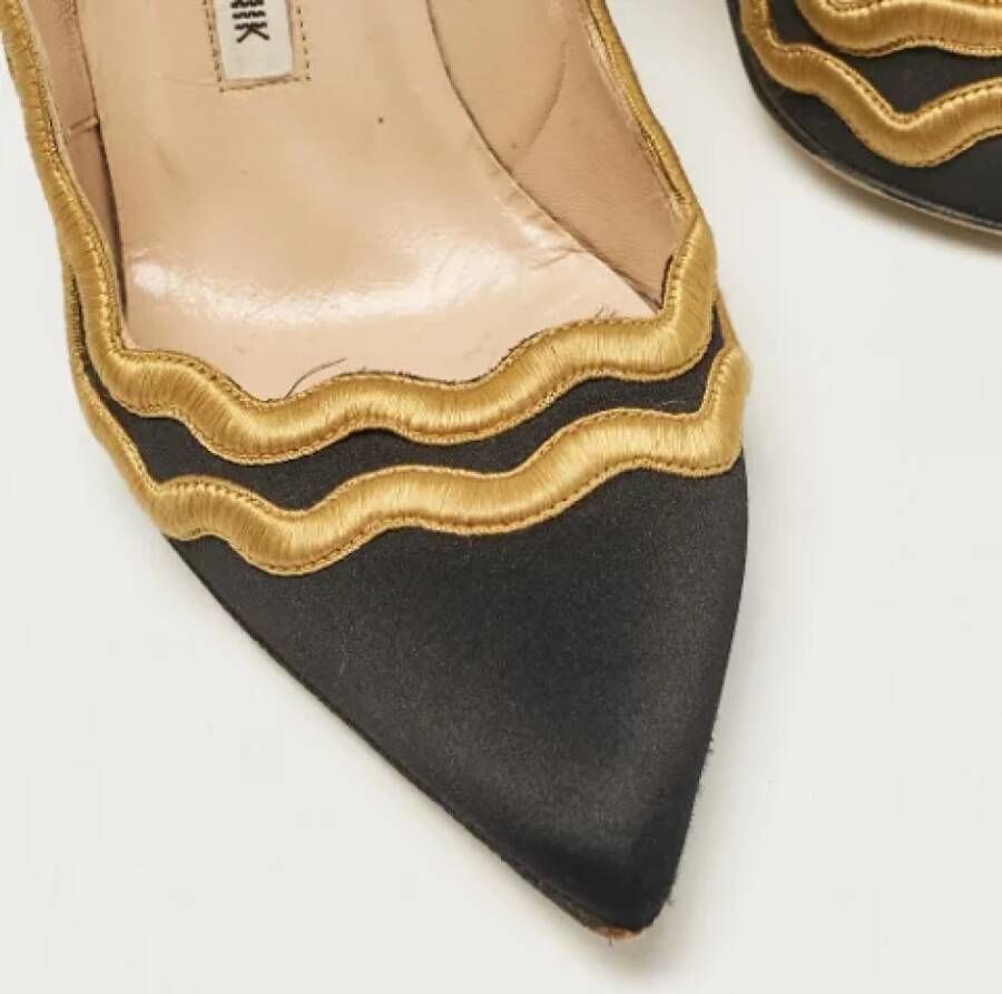 Manolo Blahnik Pre-owned Satin heels Black Dames