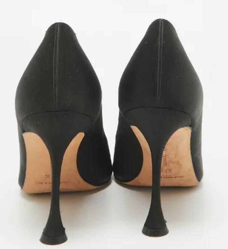 Manolo Blahnik Pre-owned Satin heels Black Dames