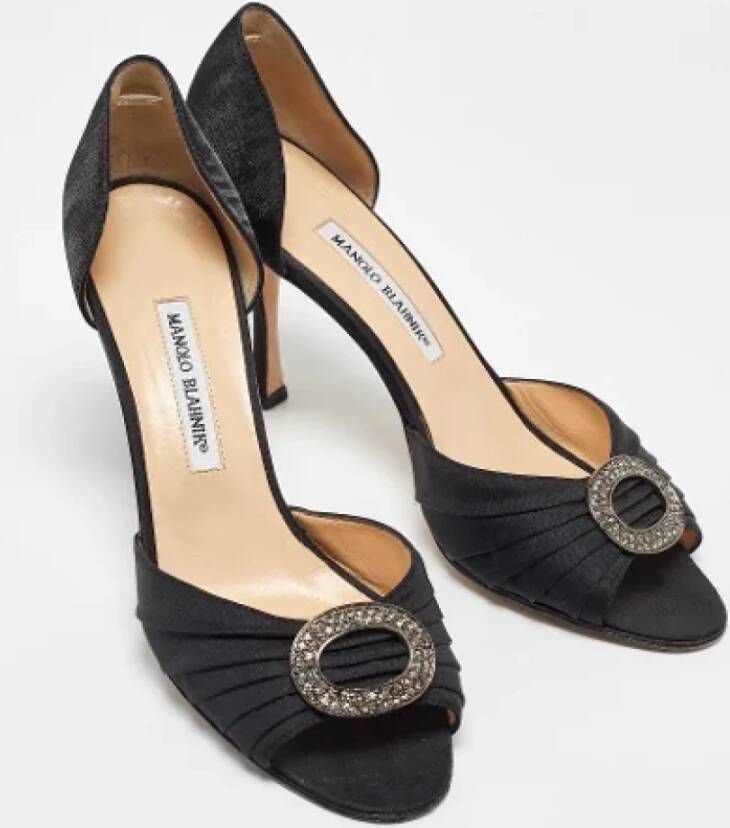 Manolo Blahnik Pre-owned Satin heels Black Dames