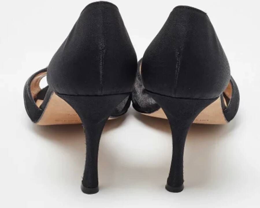 Manolo Blahnik Pre-owned Satin heels Black Dames