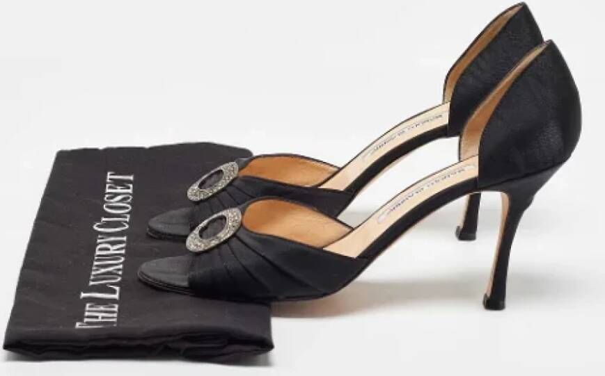 Manolo Blahnik Pre-owned Satin heels Black Dames