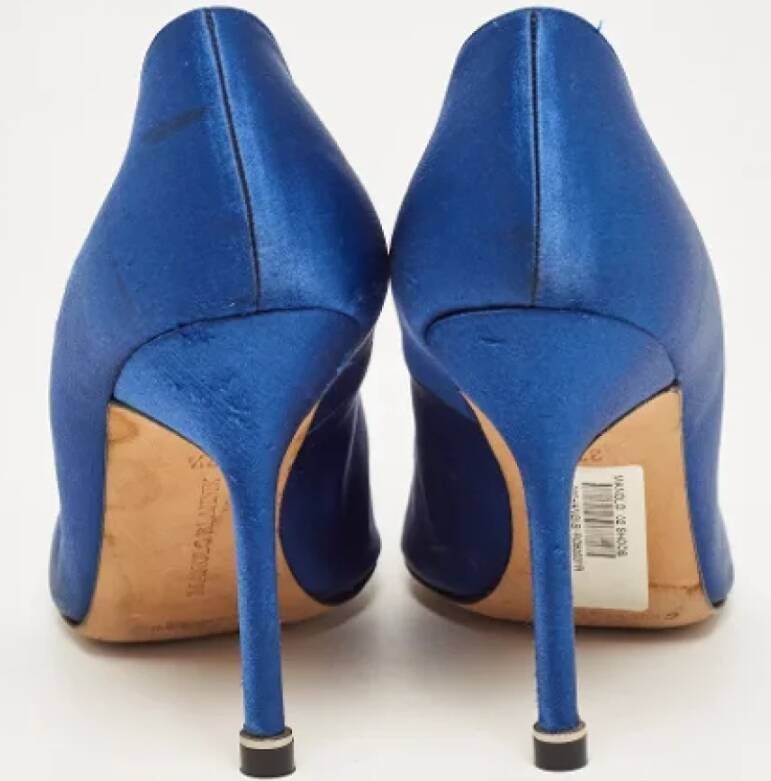 Manolo Blahnik Pre-owned Satin heels Blue Dames