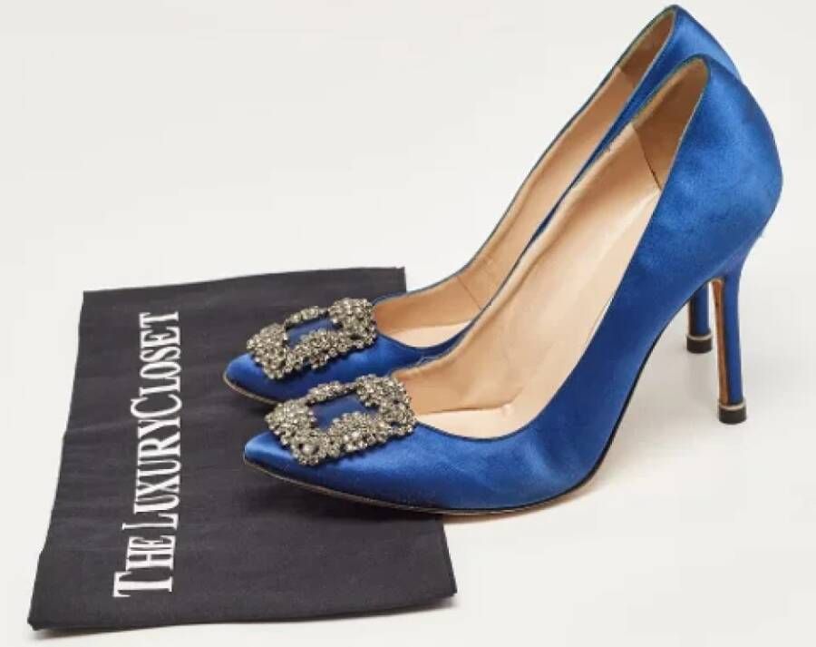 Manolo Blahnik Pre-owned Satin heels Blue Dames