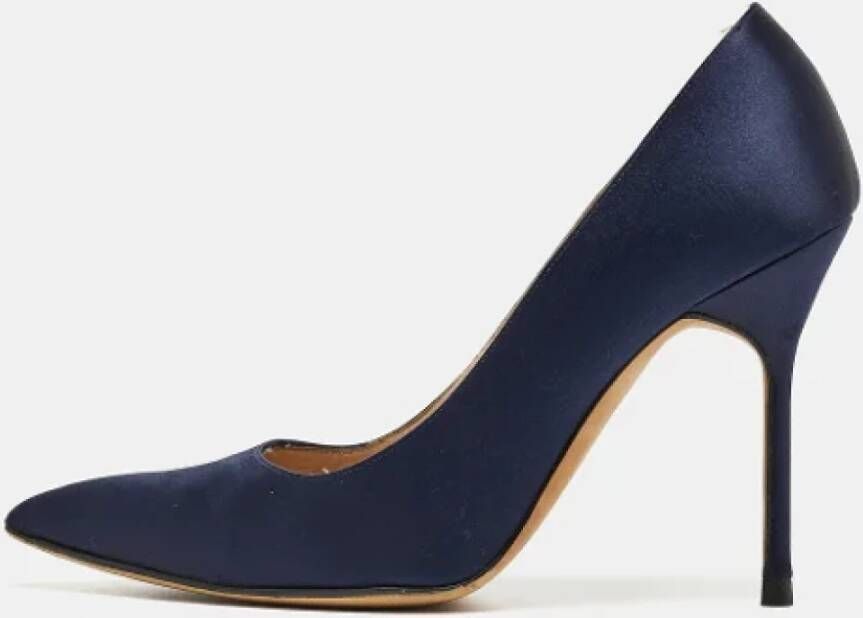 Manolo Blahnik Pre-owned Satin heels Blue Dames