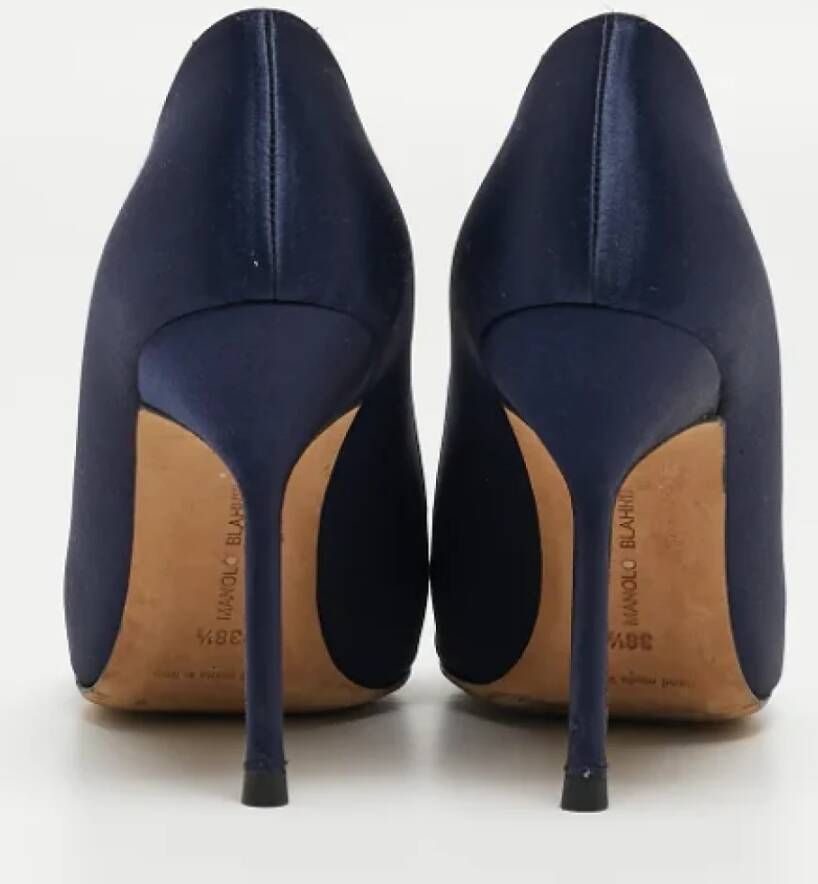 Manolo Blahnik Pre-owned Satin heels Blue Dames