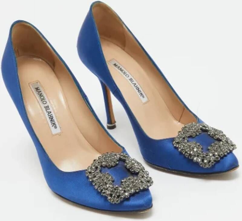 Manolo Blahnik Pre-owned Satin heels Blue Dames