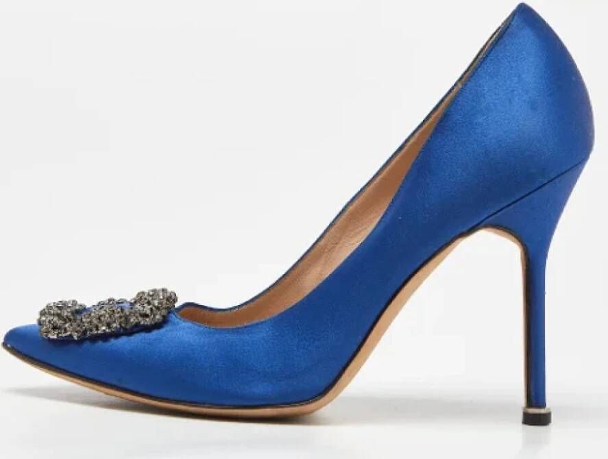 Manolo Blahnik Pre-owned Satin heels Blue Dames