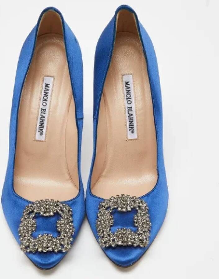 Manolo Blahnik Pre-owned Satin heels Blue Dames