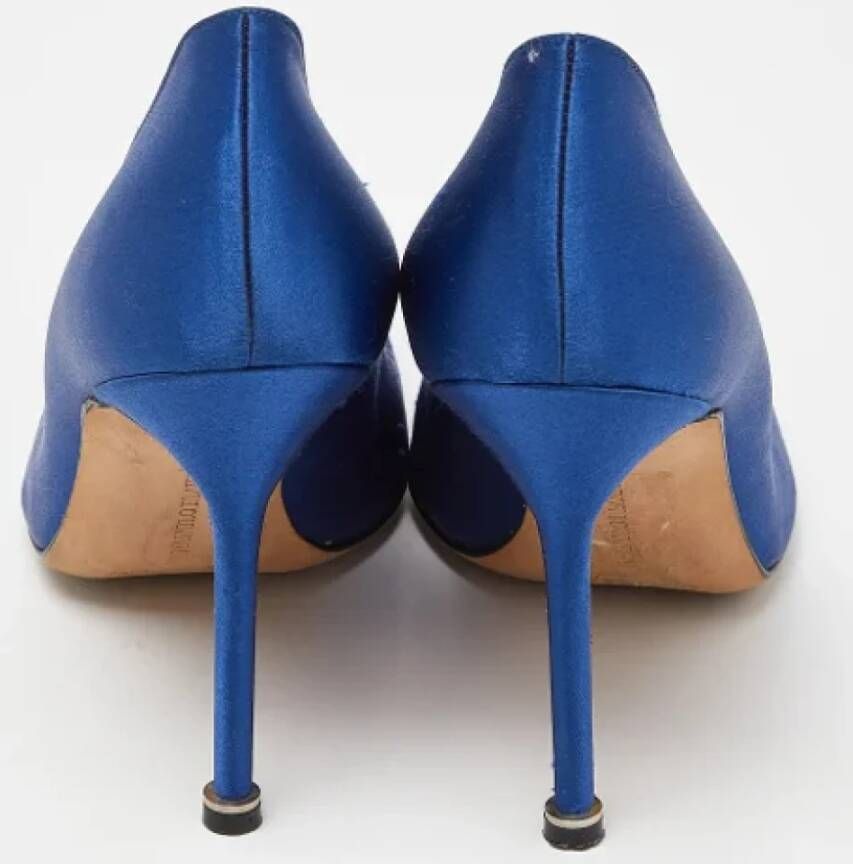 Manolo Blahnik Pre-owned Satin heels Blue Dames