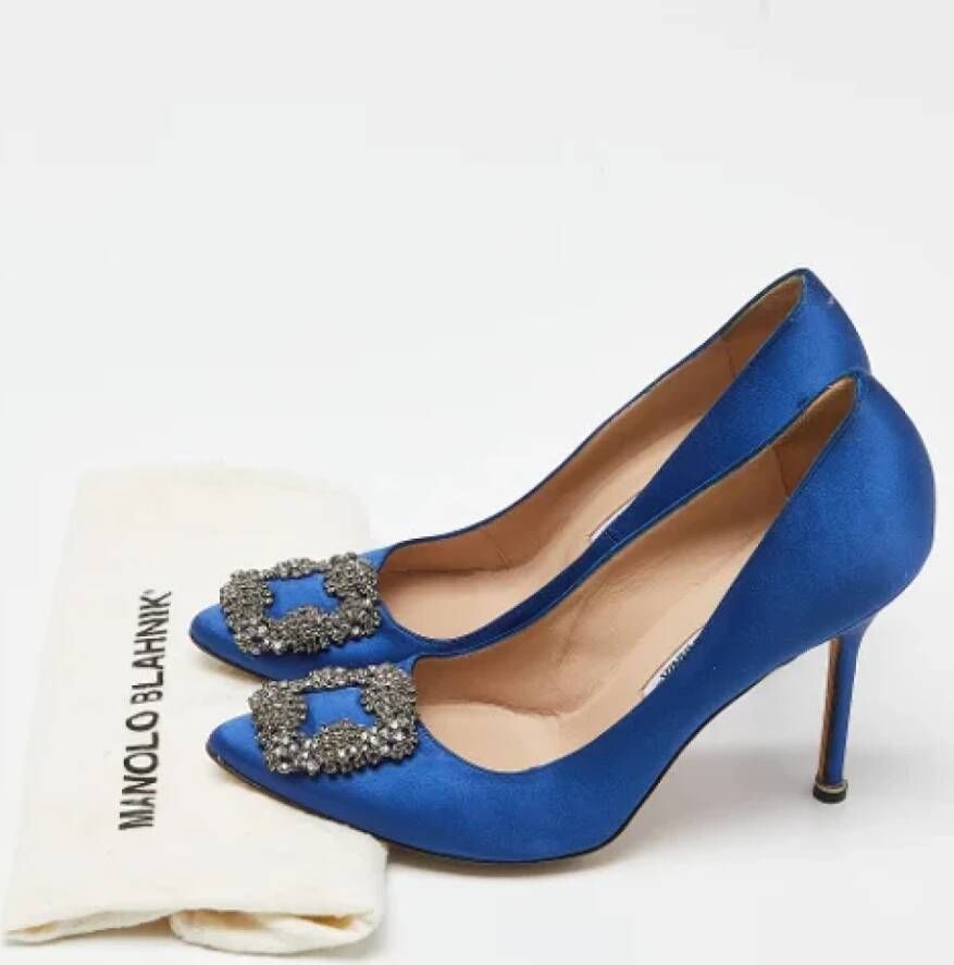 Manolo Blahnik Pre-owned Satin heels Blue Dames