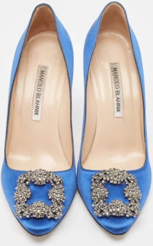 Manolo Blahnik Pre-owned Satin heels Blue Dames