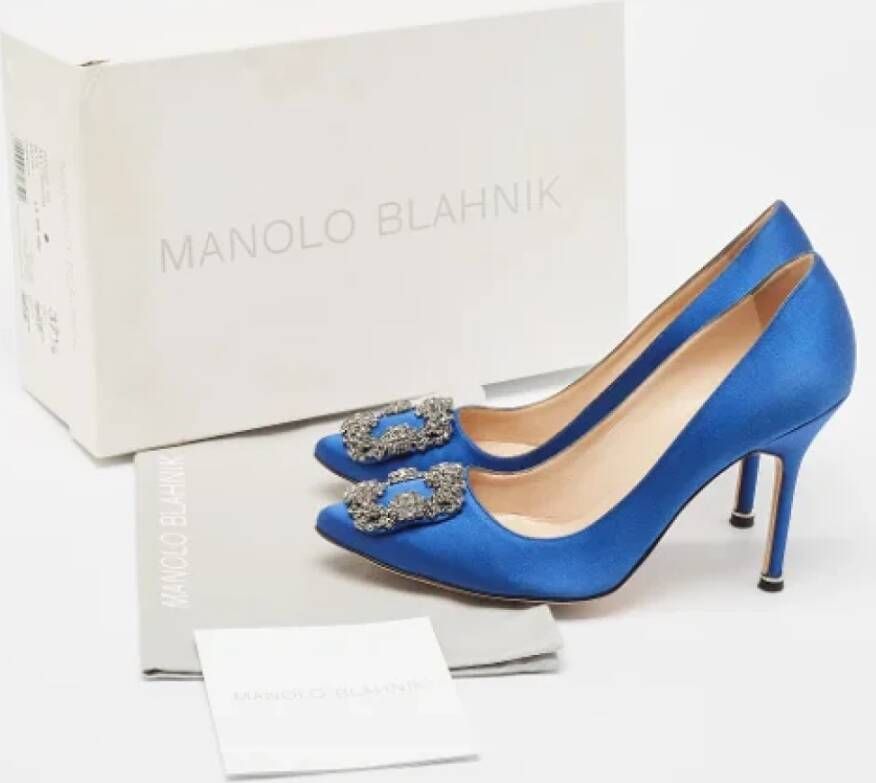 Manolo Blahnik Pre-owned Satin heels Blue Dames