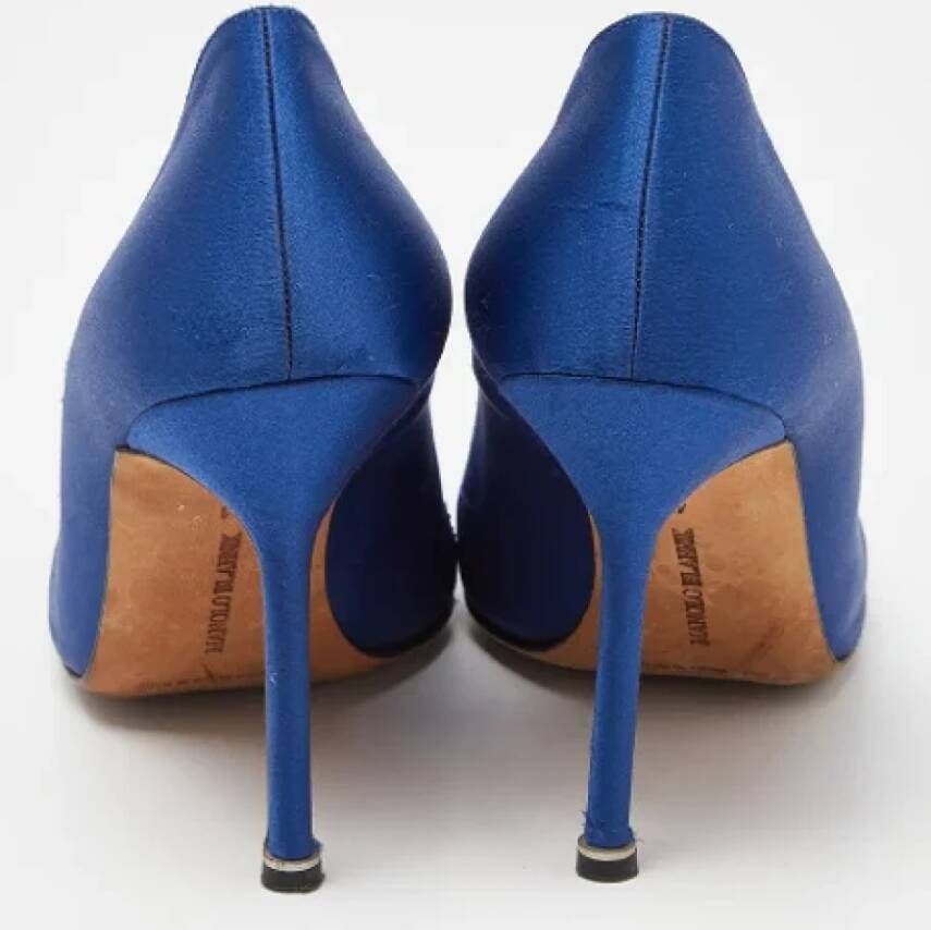 Manolo Blahnik Pre-owned Satin heels Blue Dames