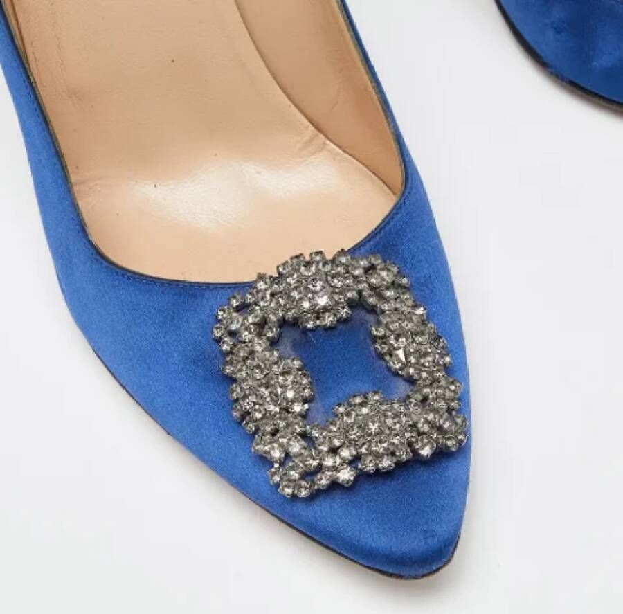 Manolo Blahnik Pre-owned Satin heels Blue Dames