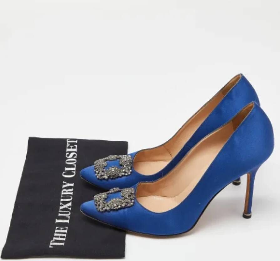 Manolo Blahnik Pre-owned Satin heels Blue Dames