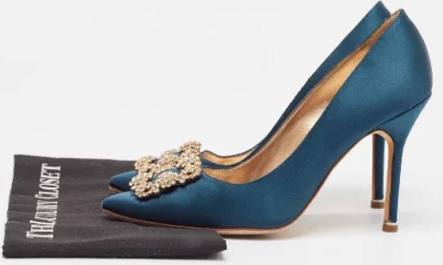 Manolo Blahnik Pre-owned Satin heels Blue Dames