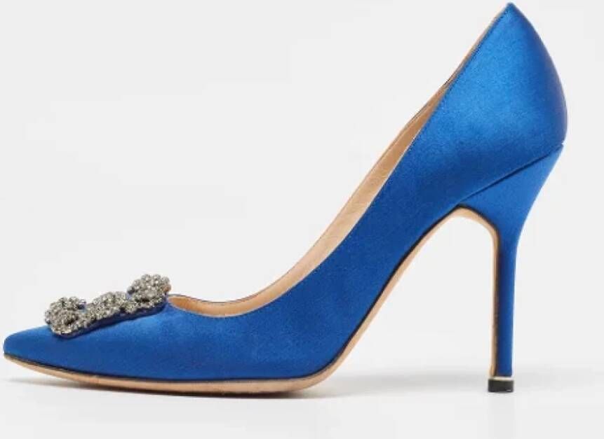 Manolo Blahnik Pre-owned Satin heels Blue Dames