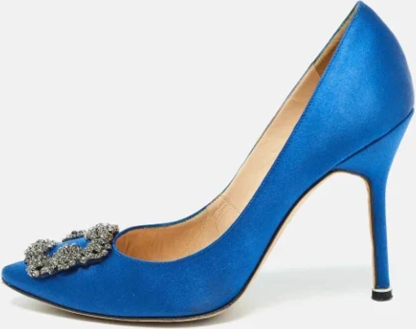 Manolo Blahnik Pre-owned Satin heels Blue Dames