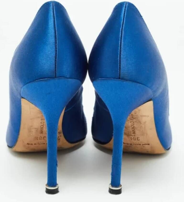 Manolo Blahnik Pre-owned Satin heels Blue Dames