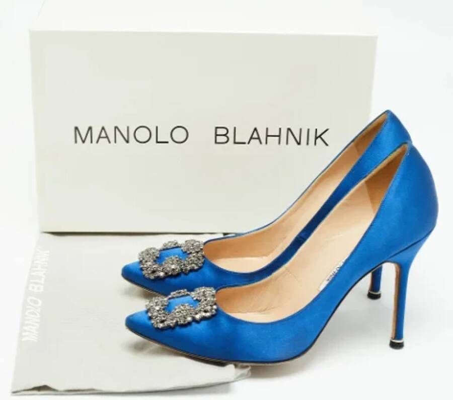 Manolo Blahnik Pre-owned Satin heels Blue Dames