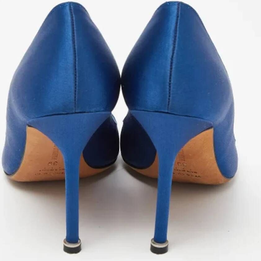 Manolo Blahnik Pre-owned Satin heels Blue Dames