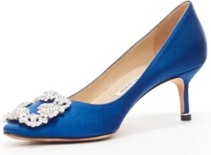 Manolo Blahnik Pre-owned Satin heels Blue Dames