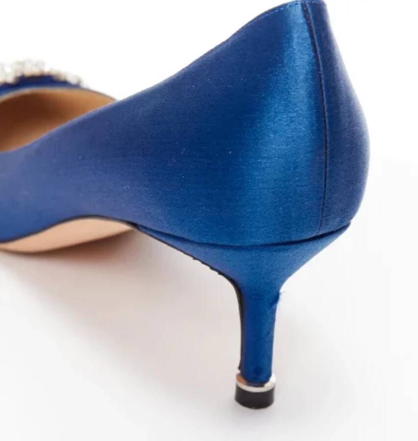 Manolo Blahnik Pre-owned Satin heels Blue Dames