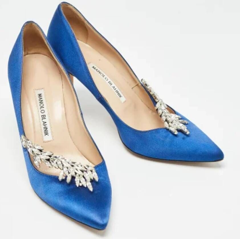 Manolo Blahnik Pre-owned Satin heels Blue Dames