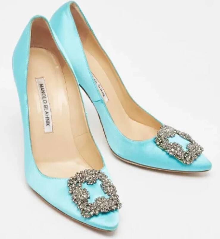 Manolo Blahnik Pre-owned Satin heels Blue Dames