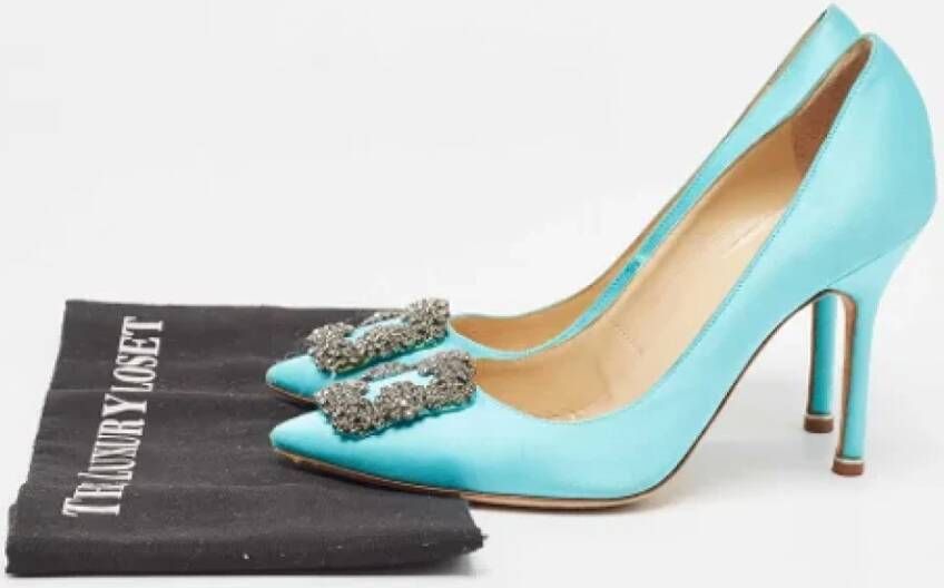 Manolo Blahnik Pre-owned Satin heels Blue Dames