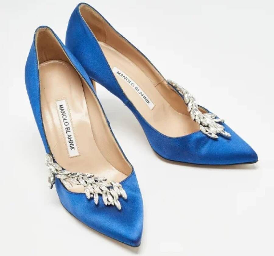 Manolo Blahnik Pre-owned Satin heels Blue Dames