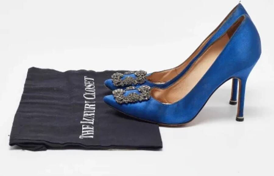 Manolo Blahnik Pre-owned Satin heels Blue Dames