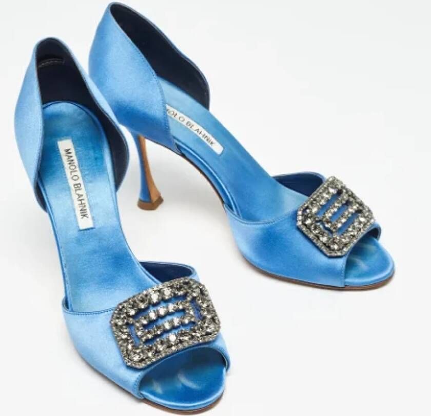 Manolo Blahnik Pre-owned Satin heels Blue Dames