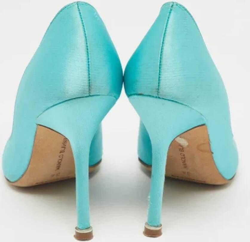 Manolo Blahnik Pre-owned Satin heels Blue Dames