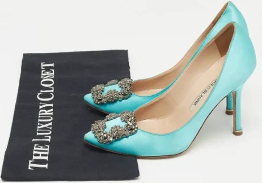 Manolo Blahnik Pre-owned Satin heels Blue Dames