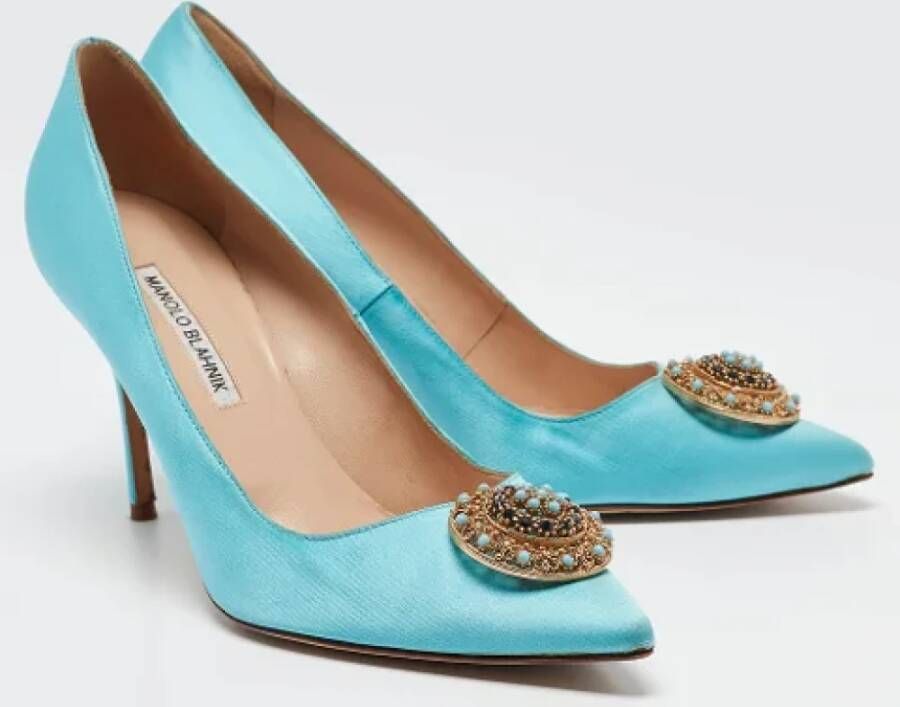 Manolo Blahnik Pre-owned Satin heels Blue Dames