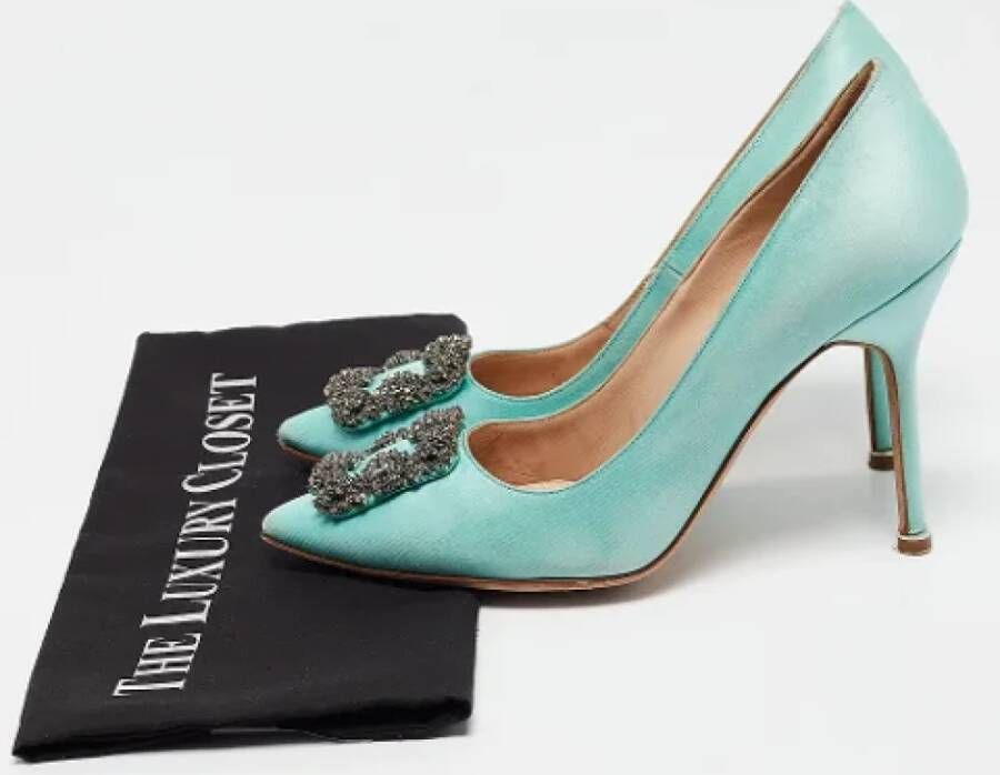 Manolo Blahnik Pre-owned Satin heels Blue Dames