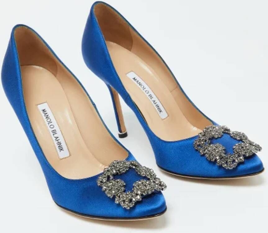 Manolo Blahnik Pre-owned Satin heels Blue Dames