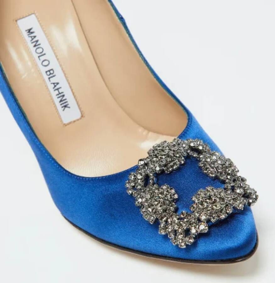 Manolo Blahnik Pre-owned Satin heels Blue Dames