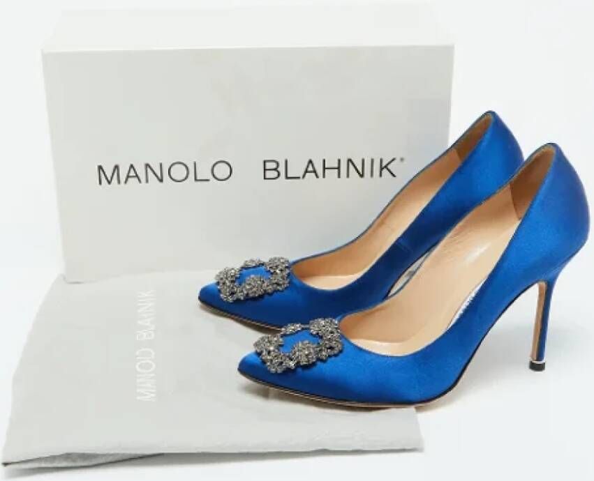 Manolo Blahnik Pre-owned Satin heels Blue Dames