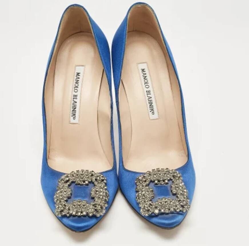 Manolo Blahnik Pre-owned Satin heels Blue Dames