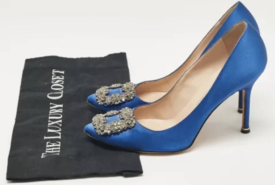 Manolo Blahnik Pre-owned Satin heels Blue Dames